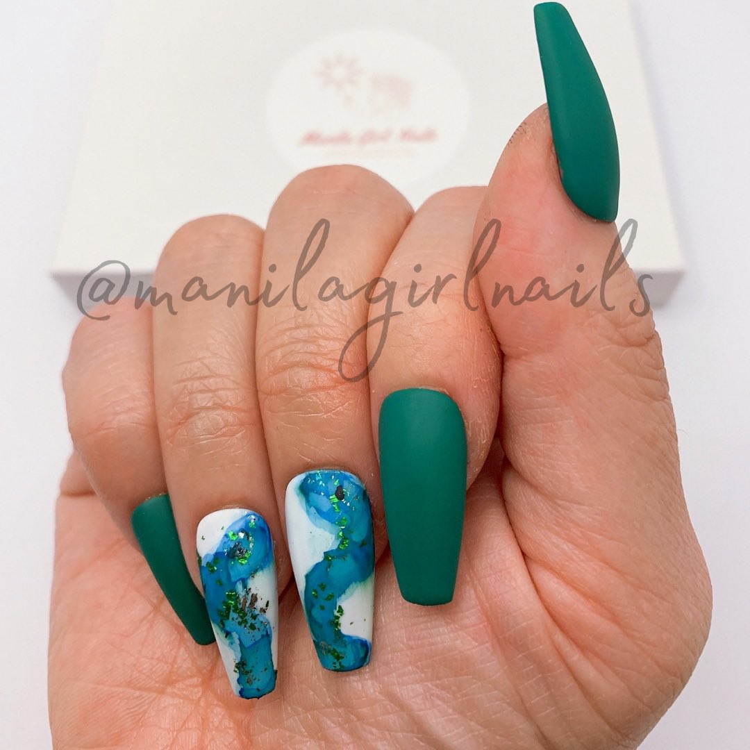 manilagirlnails's tweet photo. New sets launched on January 1 on our etsy shop link in bio! #pressonnails #trendynails #torontonails #customnails #handpainted #nailart #nailsdaily #nailpro #etsyseller #handmade #manilagirlnails #nails #falsenails #quarantinenails #covid #lockdownnails #instantmanicure https://t.co/rCf4aP6ITw