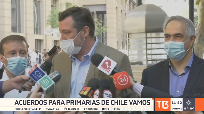 T13's tweet photo. Sebastián Sichel y senador Francisco Chahuán acuerdan "eje de centro" de cara a las primarias en Chile Vamos.

EN VIVO » https://t.co/Q2lYNVy0Is https://t.co/hP6cryBiRF