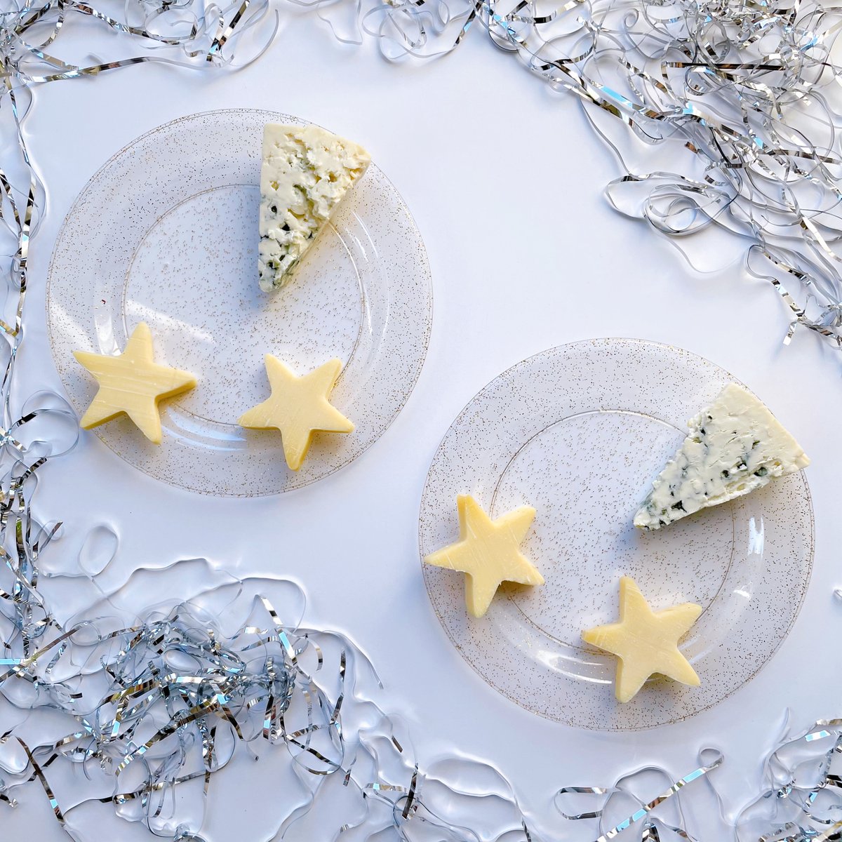 ThatCheesePlate's tweet photo. SWIPE TO BUILD ➡️ That “NYE Mini” Plate. These cute little personal plates have some great sweet and savory pairings. Happy end of 2020 and beginning of 2021!! #cheesebynumbers https://t.co/hr7u5R1J4f https://t.co/IgfSbzS0rX