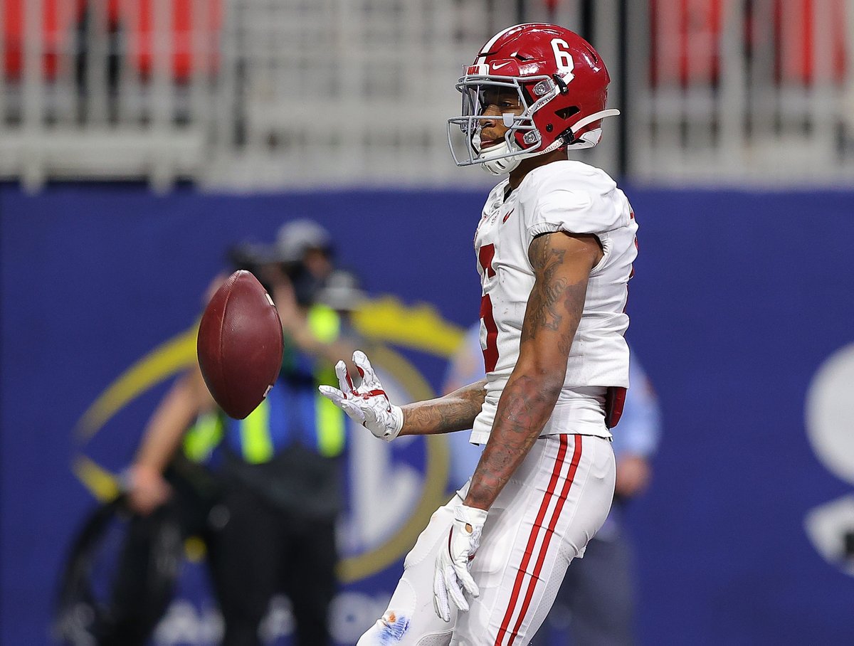 DeVonta Smith is the Associated Press college football player of the year First WR to ever win it 🤯