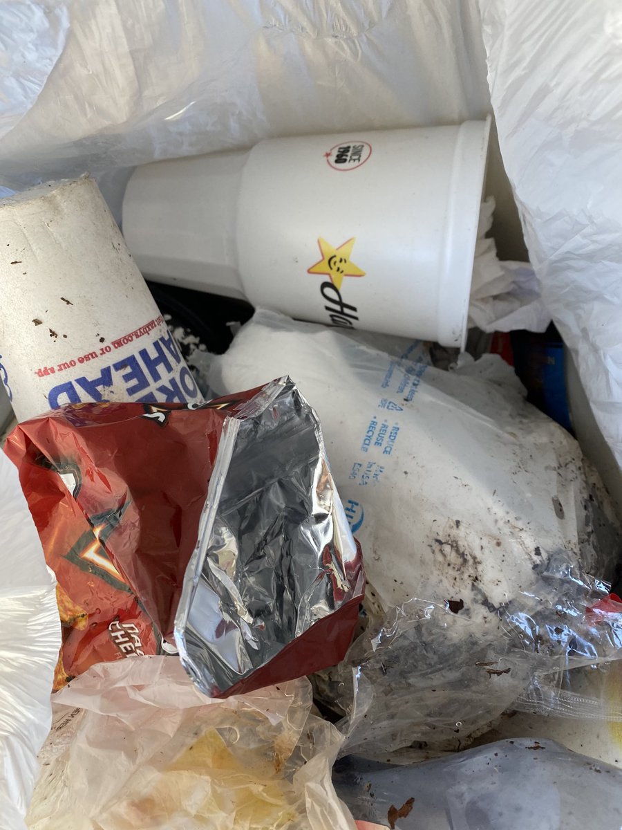 tamsinetteWecan's tweet photo. #trash#recycling#plasticrecycling.  Secondwalk found a lot of trash and recyclables due to workers outside a house dumping their trash across the street renting contractors of recycling and trash and make it easy for them #plastics#paper https://t.co/4s7Xzmbbww