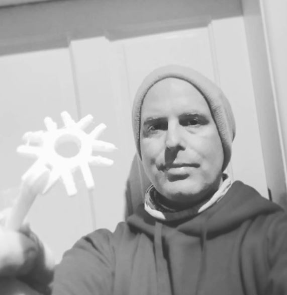 JamesAbellArt's tweet photo. Me checking #test rough #3dprint joining #componants for #floating #sculpture #3dprinting #art #Helensburgh #Glasgow #Scotland made in #blender #b3d https://t.co/KQ5GaVGWwZ