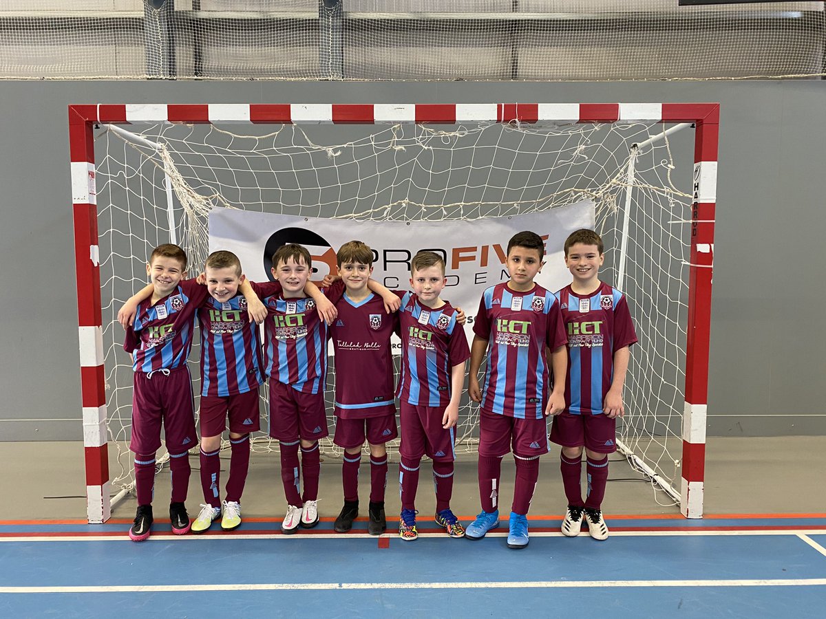 Madrid_WH's tweet photo. Once again a massive thank you to our friends at @BFC_futsalclub for hosting us today some unreal stuff played and it’s always nice to compete with two very good sides 👌 ⚽️ love watching high level Futsal 💪👏👏 #galacticos #madrid #dreamteam https://t.co/Aolt4zmR6p