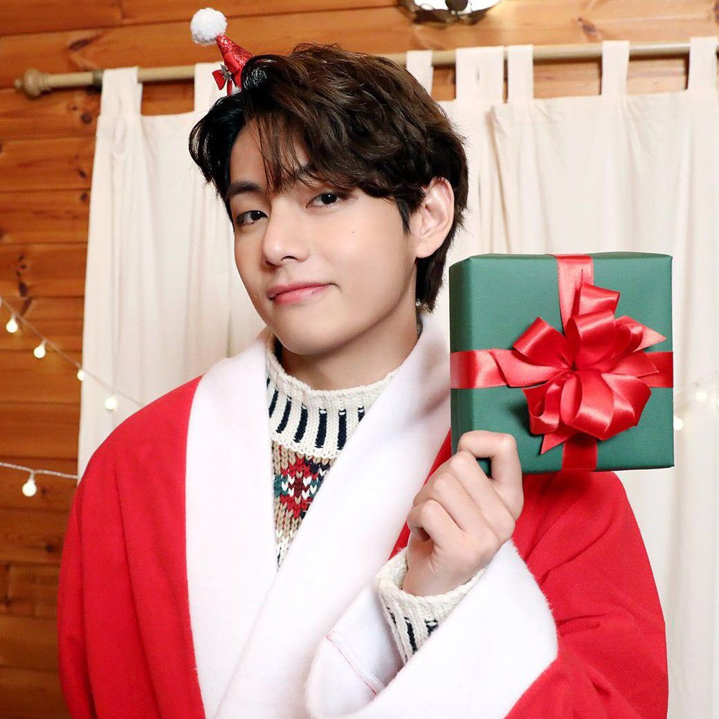 KristenArmyBts's tweet photo. Taehyung, hope you have a great 25th birthday and wish you happy all along 2021 and lastly miss you ๐๐ปโโ๏ธ๐
-ํ์ฝฉ์๋ฏธ ๐ญ๐ฐ
#vbday #Taehyungbirthday #bts @BTS_twt https://t.co/JozRwjJR6U