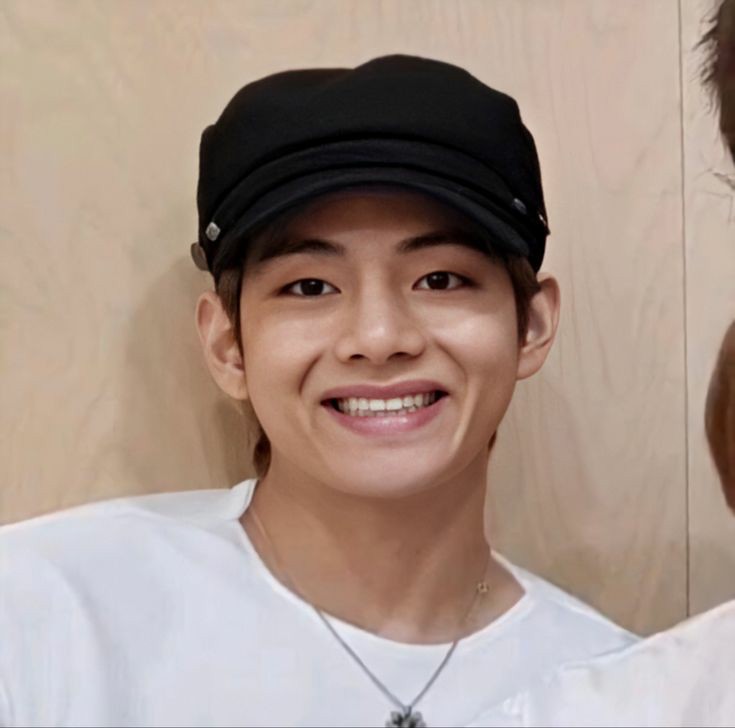 aokpopsquad's tweet photo. Para o nosso TaeVTae
Muitas felicidades e tudo de bom💜💜💜💜💜💜💜💜💜💜💜💜💜💜💜💜💜🤗🤗🤗🤗🤗🤗🤗
#KimTaehyung
#Taehyungbirthday 
#Taetae 
#taehyungday https://t.co/SyfFrcpn0S
