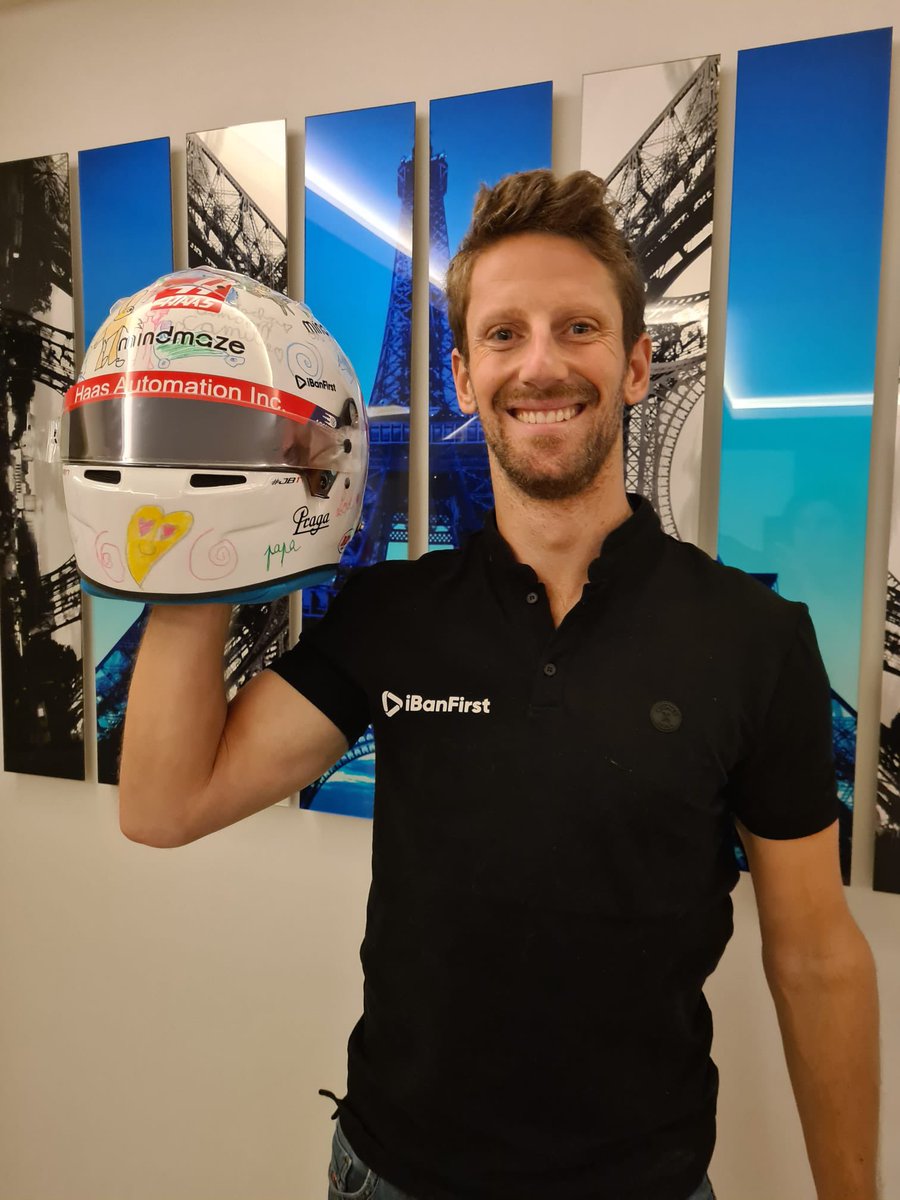 2020 - Abu Dhabi Por último, o melhor de todos! O capacete feito pelos filhos do Romain para o GP de Abu Dhabi de 2020.Kevin Magnussen tentou usá-lo como forma de homenagem, mas não coube em sua cabeça. Romanussen 