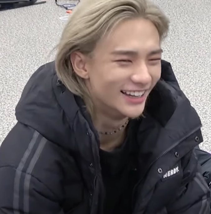 hyunjin pics tweet media