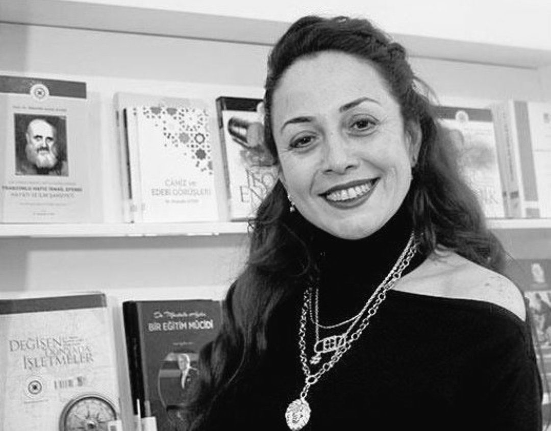 "Türkiye'de kadın olmak zor, ama kadın ölmek kolay."
#AylinSözer