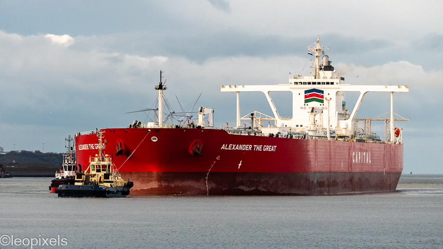 #tanker #alexanderthegreat #rotterdam #thenetherlands #portofrotterdam <a href="/OnzeHaven/">Onze Haven</a> <a href="/HavenRotterdam/">Havenbedrijf R'dam</a> <a href="/Loodswezen/">Loodswezen</a> @BoludaEurope #capital
