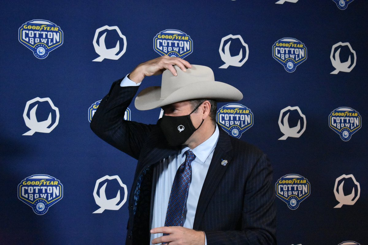 CottonBowlGame's tweet photo. Well howdy, Coach! Texas looks good on you. 🤠

@GatorsFB // #GoGators // #LikeNoOther https://t.co/yffDCcD9Kz