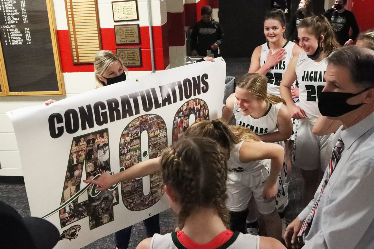 MrPJags's tweet photo. THANK YOU for these past 29 years, Howells &amp; Dodge!  Our team has the community &amp; school behind us, great players, excellent assistant coaches, and my family for support!  The sign will hang in my room for a long while. I truly appreciate everyone involved with our program.  P https://t.co/pf5yAKpK4C