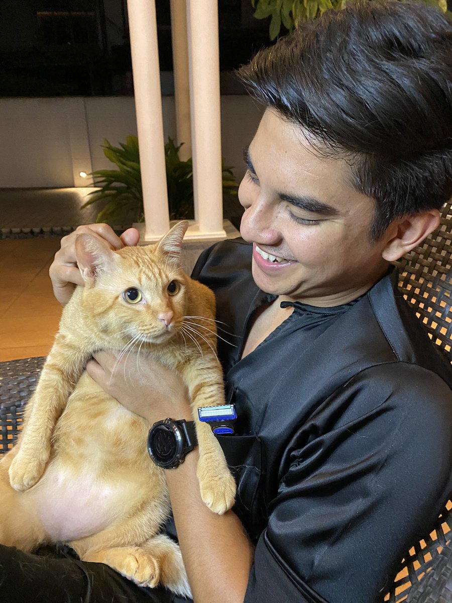 SyedSaddiq's tweet image. RM185,960!!! Terima kasih rakyat Malaysia!!!

Toby pun dah panik. Takut kena botak sekali. Adakah Toby akan menjadi Tobald?

It’s the final countdown! 

Klik bit.ly/sumbangan1kelu… dan bantu pelajar Muo.

#BotakChallenge