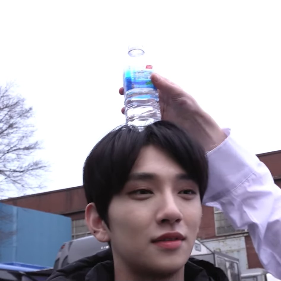 joshunart's tweet photo. meu textinho pro aniversário do joshua; a thread!!

#Happy_JOSHUA_day
#공방쉽니다_슈아사장님_생일이라서요 
#AHLOVEisSHUA @pledis_17 l https://t.co/PV1AVHsP9r