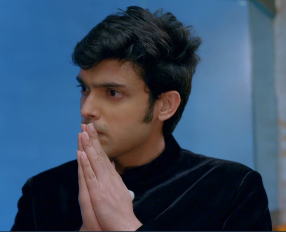 Barely 3 wks into recovery, KZK's hero was rushed back to the sets. Faced w/a tall order of intense, heavy duty scns-be it gut punching remorse, heart wringing pain, rib tickling comedy, gob smacking anger-he ACED them all, reviving the show & its tanking TRPs  #ParthSamthaan 13/n