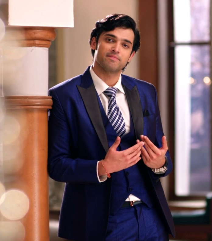 AB departing the screens left a painful void in the hearts-one than perhaps Star Plus sensed, hence quickly got its mascot to promote it's new show, GHKPM! Who better than KZK's THORNBIRD to woo viewers to get hooked to an apparent saga of love & sacrifice! #ParthSamthaan 17/n