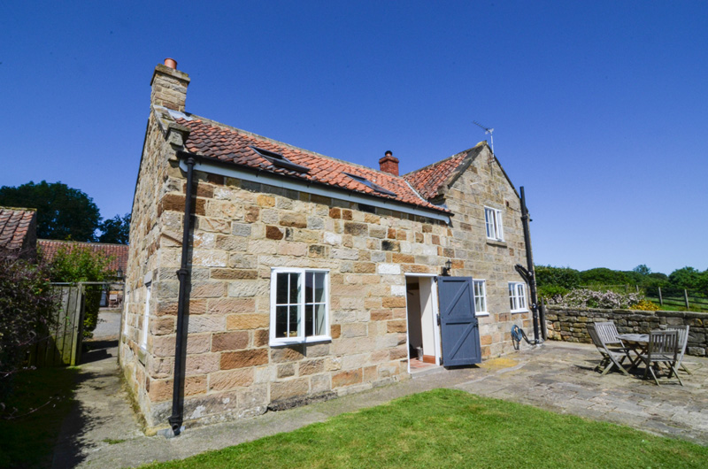 aroundaboutbrit's tweet photo. Aislaby Lodge Cottages make the perfect base from which to explore all that Yorkshire has to offer. It's a great place for families, couples and groups alike.
Aislaby Cottages, Aislaby, Whitby, North Yorkshire.
https://t.co/KgVAOFEoxl
#NorthYorkshire #HolidayCottages #Aislaby https://t.co/GqSjAgwaTw
