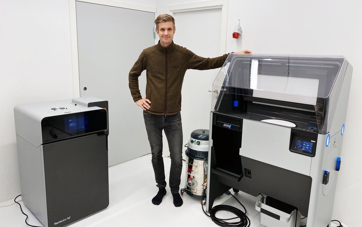 erikcederb's tweet photo. Excited about this, thanks to @formlabs, our team at @3DVerkstan managed to deliver the first Fuse 1 #SLS #3dprinter system in Scandinavia to a very special customer today. 

We promised delivery "before end of year", and to my knowledge, we are still in 2020 😄 https://t.co/MONdZuChH7