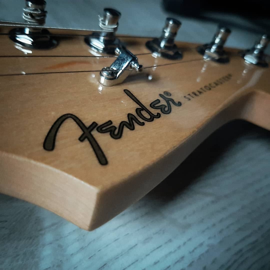 chrislee2209's tweet photo. .
#fender #fenderstratocaster #stratocaster #electricguitar #guitar #gearnerds #guitarcollection #guitargear #music #musician #musicians #musicislife #recording #studio #bedroomstudio #tonelovers #rock #pinkfloyd #guitarist https://t.co/eFnhqBNjeM