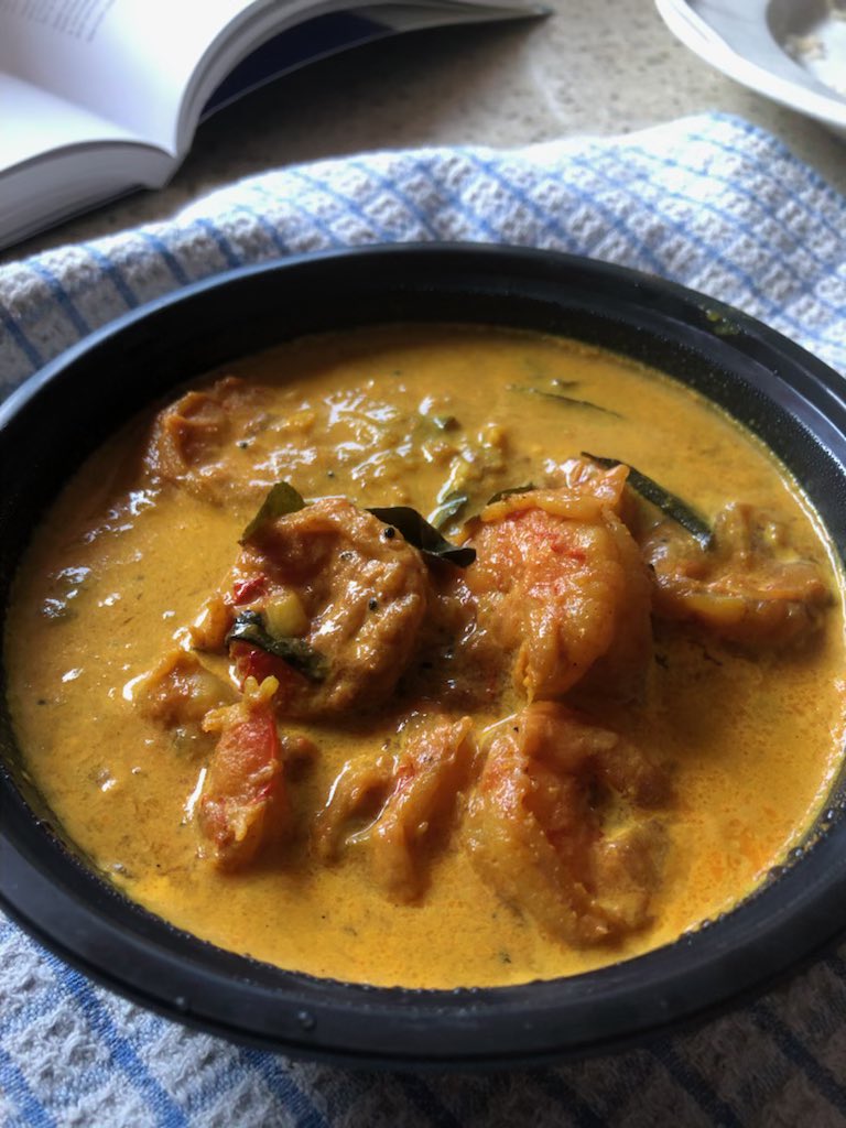 Made this tasty coconut mango shrimp curry yesterday, from the @coconutlagoon cookbook, and it’s even better today! 😋 🌴 🥥 🙏🏾 #keralacuisine