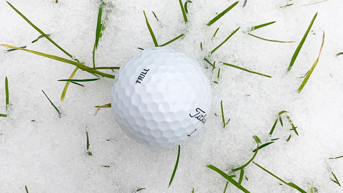 Titleist's tweet image. What's the best golf ball for cold weather? If you're one of the lucky ones that's able to get on the course during the winter months, our advice to you is pretty straightforward: You should play the same ball that you play all year long.

Read More: bit.ly/2KyNhpy