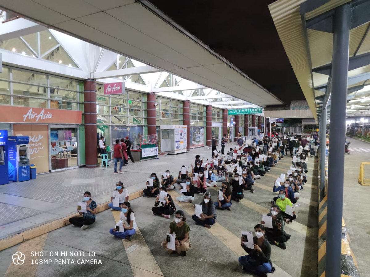 thirumaofficial's tweet image. #ஃபிலிப்பைன்ஸ் நாட்டில் மருத்துவம் பயின்று முடித்த தமிழ்நாட்டைச் சார்ந்த மாணவ- மாணவியர் 100பேர் அந்நாட்டு விமானநிலையத்தில் பலமணி நேரமாகத் தவிக்கின்றனர். அவர்கள் பாதுகாப்பாக தமிழ்நாடு திரும்புவதற்கு மைய-மாநிலஅரசுகள் உடனடியாக உரிய நடவடிக்கை எடுக்குமாறு வேண்டுகிறேன். 
@CMOTamilNadu