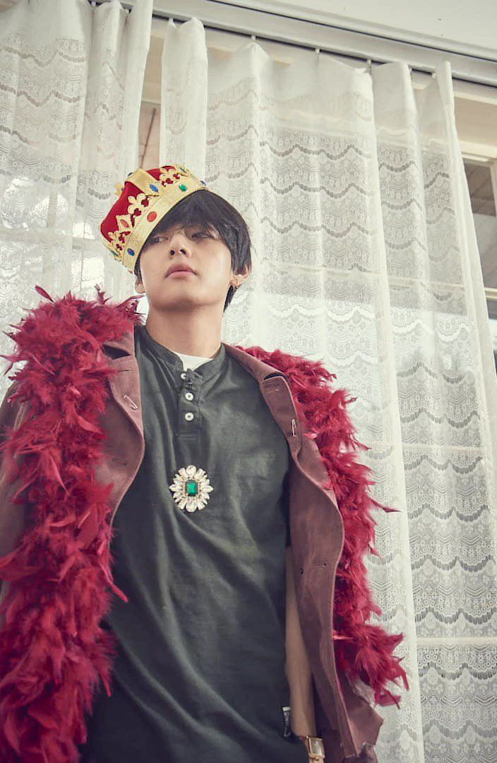 B7together's tweet photo. Happy V day 😁
Happy Birthday TaeHyung
#HAPPYVDAY_태형이의날들이밝게빛나길 #HappyBirthdayTaehyung #VDAY #BTSV #HappyBirthdayV #taehyungday #TaehyungOnBurjKhalifa #Taehyungbirthday #KimTaehyung https://t.co/R86Cy9N7qO