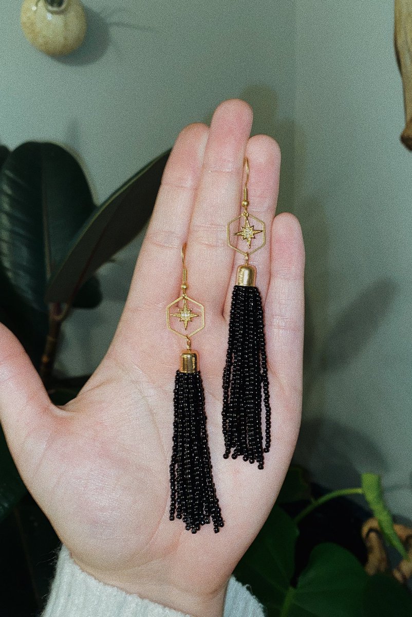 claudiagraceh's tweet photo. I hope you guys are having a great Tuesday! There are some earrings left in my shop from last weekend that I’d love to sell before my macrame update this weekend 💓 Check them out if you like them- link in bio 🌞🌿✨ https://t.co/AxA7qPklp6
