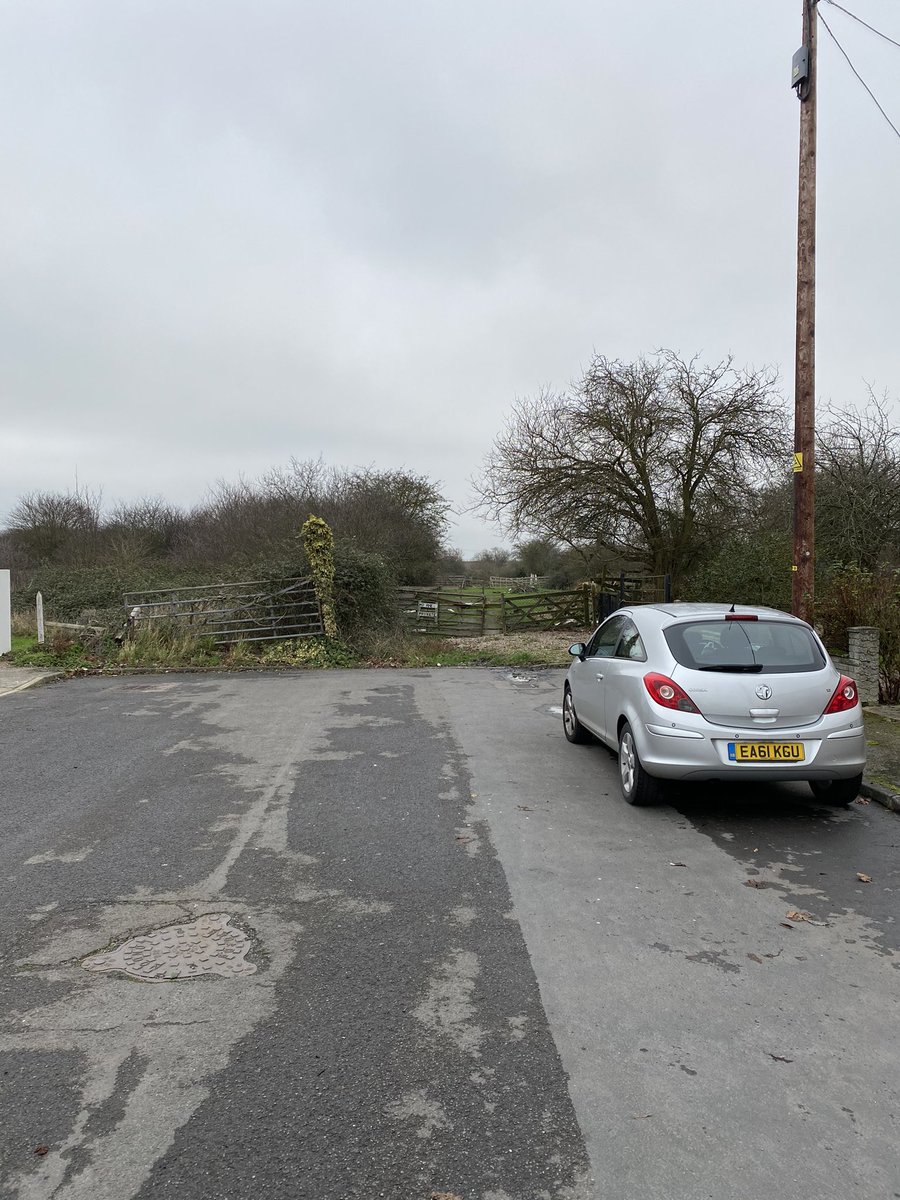 Nairn’s London took me here to Cranham. “Of all the ways in which London meets its countryside, this is the least credible. When the Greenbelt came into force in 1938, the outward swell of building stopped dead...”