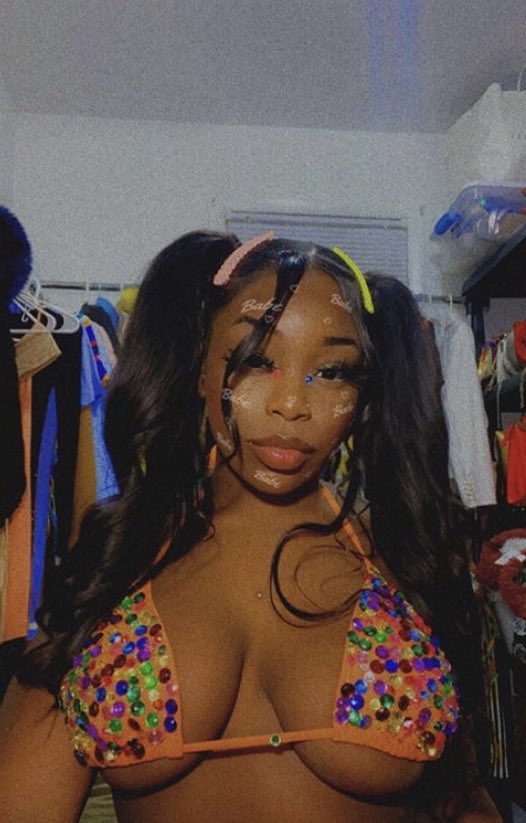 rennmaaa's tweet image. Big titties you can fall in love with 💕