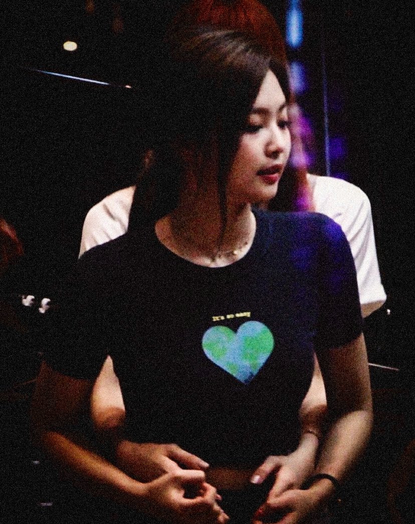 “Who in Blackpink?” but it’s actually Jenlisa, a thread: