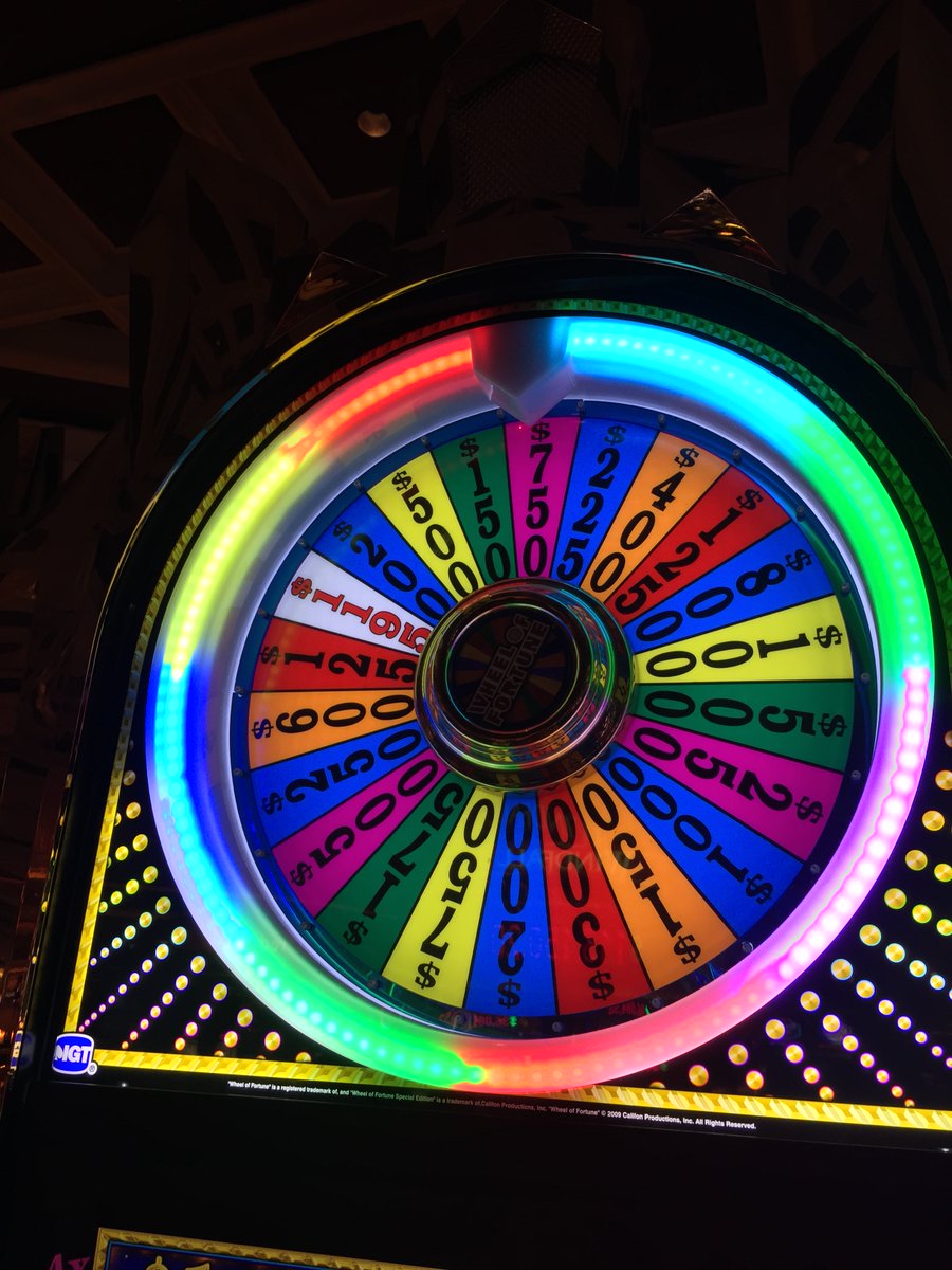 SlotJesus's tweet image. Not the "1195$"-spot (5$ under a handpay) - but still not to shabby. "Wheel of Fortune"-Bonus-Wheel hit @WynnLasVegas