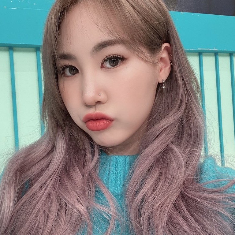 prkjamie_'s tweet photo. notes to @tvvt_bts :
kado nya jgn lupa dipake trus
aplot cekrek cekrek📸

bonus ciyum jawuh dari aq nich muach😚
#CieUltah #HidupJomblo #ChitatoEnak #taehyungday #TaeTaeHBD #TaeTaeBirthdayCongrats #DahAhKebanyakanHastagPusing https://t.co/mzMnEolAw1