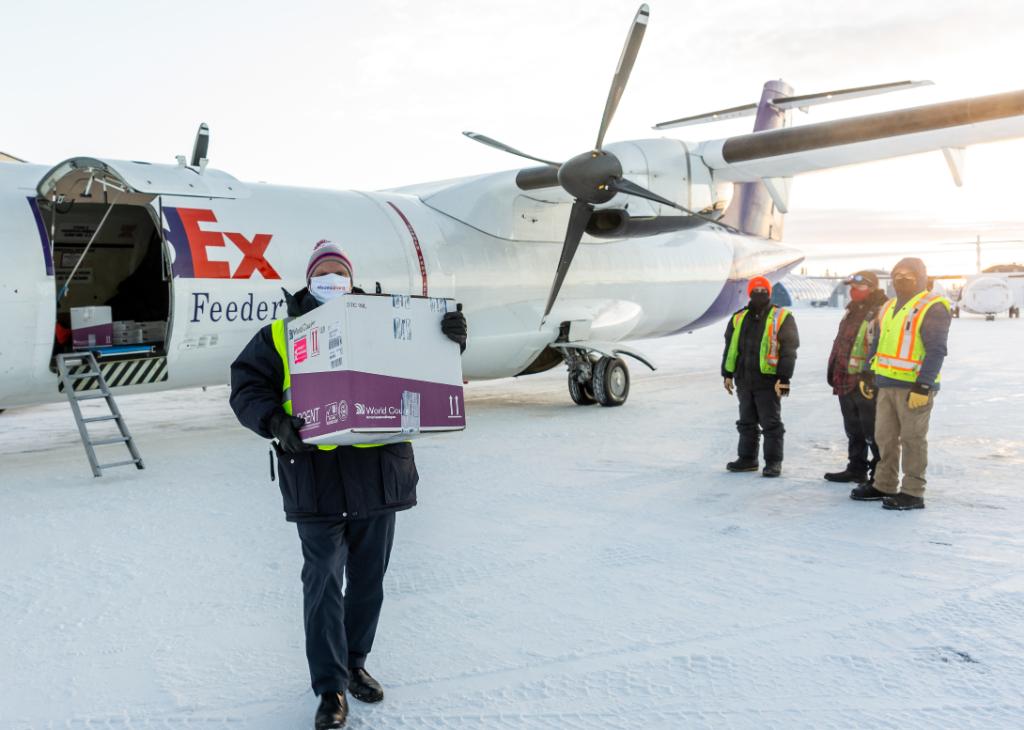Our team continues to deliver hope. We are now transporting the Moderna COVID-19 vaccine throughout Canada. 🇨🇦 Learn more: https://t.co/1J5Ki5RsDY (📸: @FedExCanada) https://t.co/A3JYjsdvxe