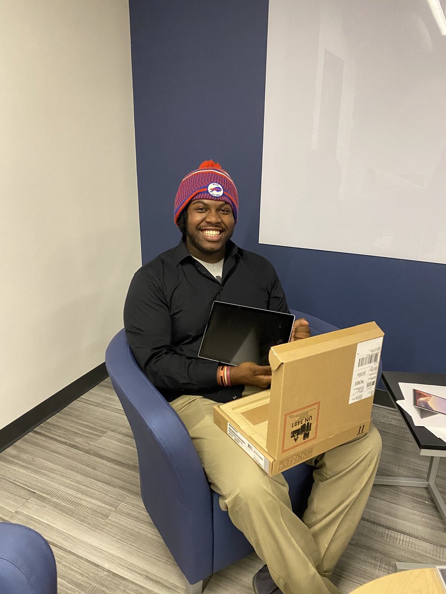 BuffaloPrep's tweet photo. Two of our alumni, Mychal & James, were featured in the
fan mosaic last night during the @BuffaloBills VICTORY! Thank you to @PegulaSE, the Bills, & Microsoft for this special opportunity! Hi @Fred22Jackson ! #buffaloprep #itsalltheintheprep #gobills #buffalo #AFCeastChamps https://t.co/CUcs9arIYD