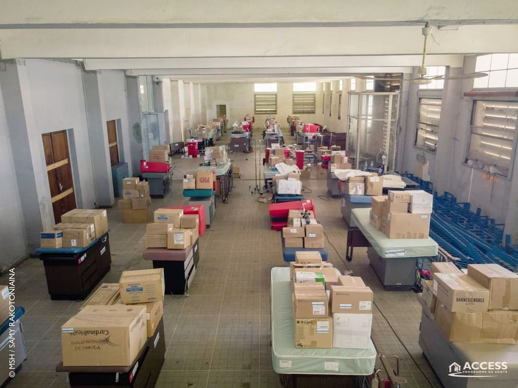 This year the @USAIDGH-funded ACCESS Program secured 16 containers of medical equipment for #Madagascar's health centers, thanks to a partnership with @projectcure! #yearinreview #USAIDTransforms