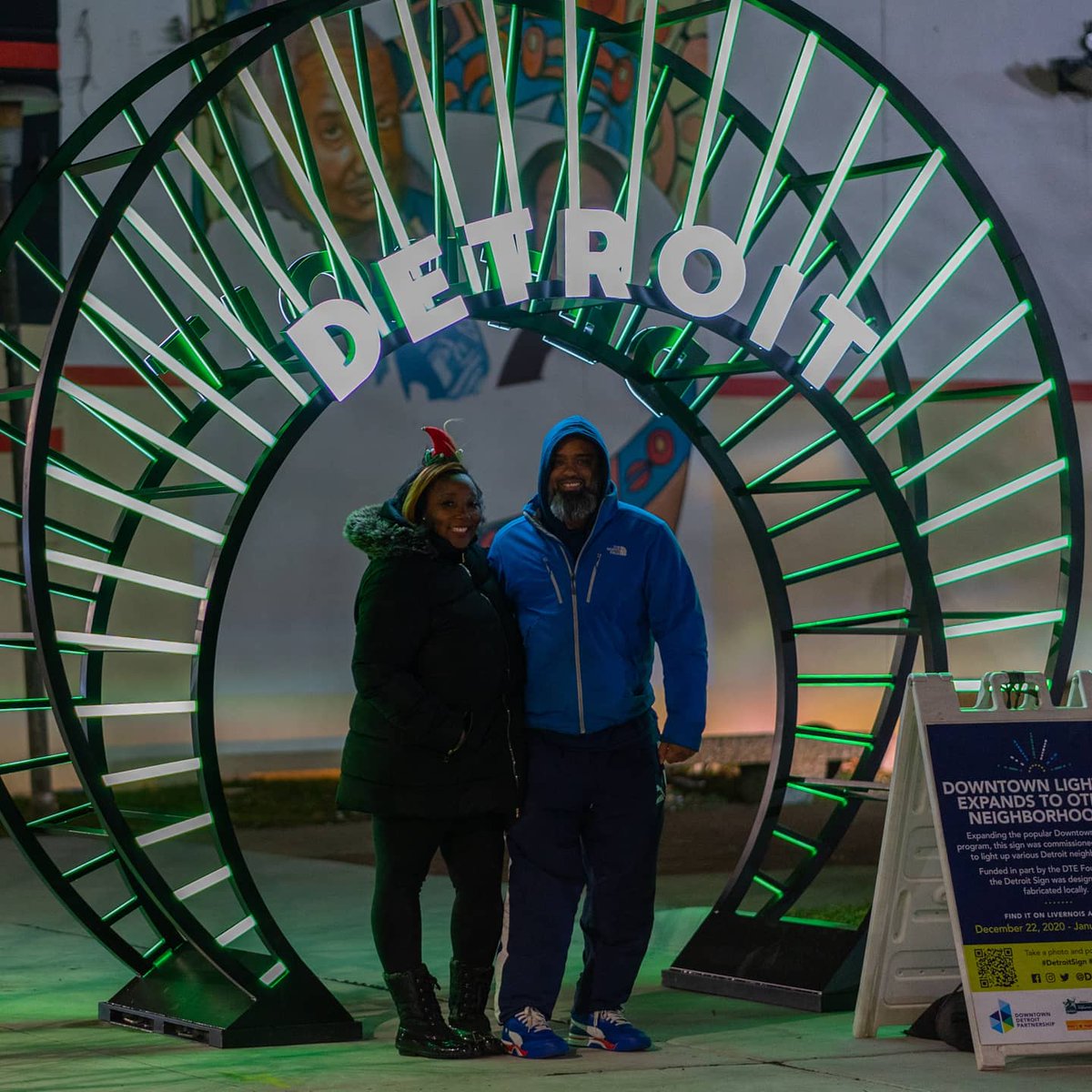 Live6Alliance's tweet photo. We can't get enough of this beauty? Have you seen the Detroit Archway that was installed on Livernois in collaboration with the Downtown Detroit Partnership (DDP)? Swing by, snap a pic, and tag us!
.
.
#Detroit #detroitvseverybody #detroitneighborhoods #lightupdetroit https://t.co/URzzb5yX9J