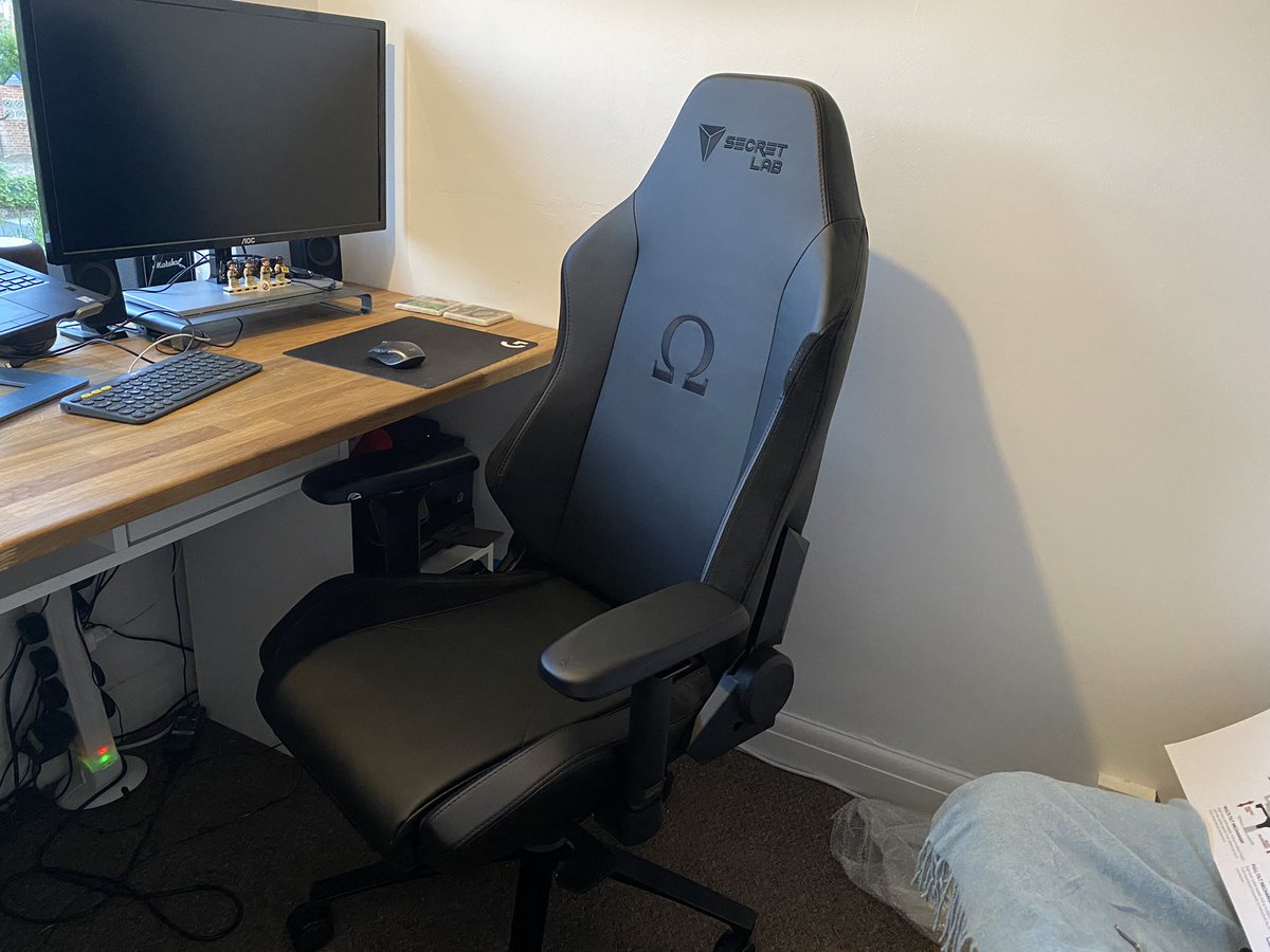 September - back in TheCity- view from the new office isn’t too shabby - got a new chair  #notapaedophile- finishing touches in the shed