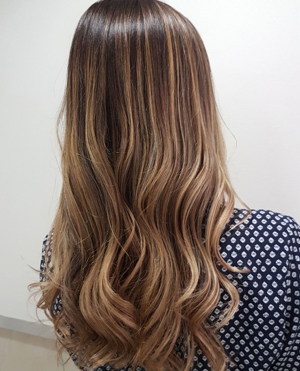 Beautiful lived in balayage by Donna Mckay 🤩

What's going to be your 2021 colour and style? Get booked in now for the new year...

#schwarzkopf #schwarzkopfprofessional #apassionforhair #hairoftheday #hairinspo #hairstylist #janetmaitlandhairexcellence
