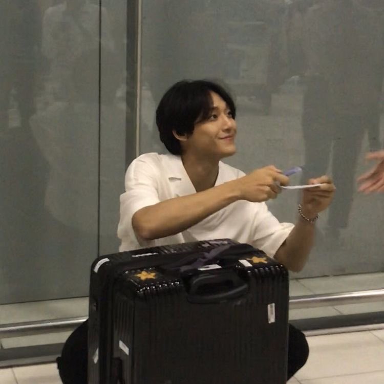 ตายกับโดฮยอนลุคนี้เป็นพันๆ ครั้ง