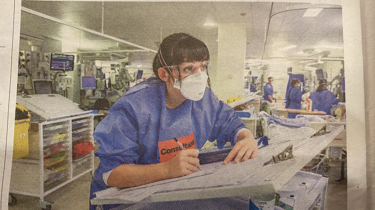 WhistlingDixie4's tweet image. As photos from Guardian show, I work bare below elbows. Gloves + apron over short sleeved gown for contact. Wash hands and forearms in between:

I am pleased with this approach. 

Doesn’t seem to be one chosen by many based on photos I see in press from other units? Thoughts?