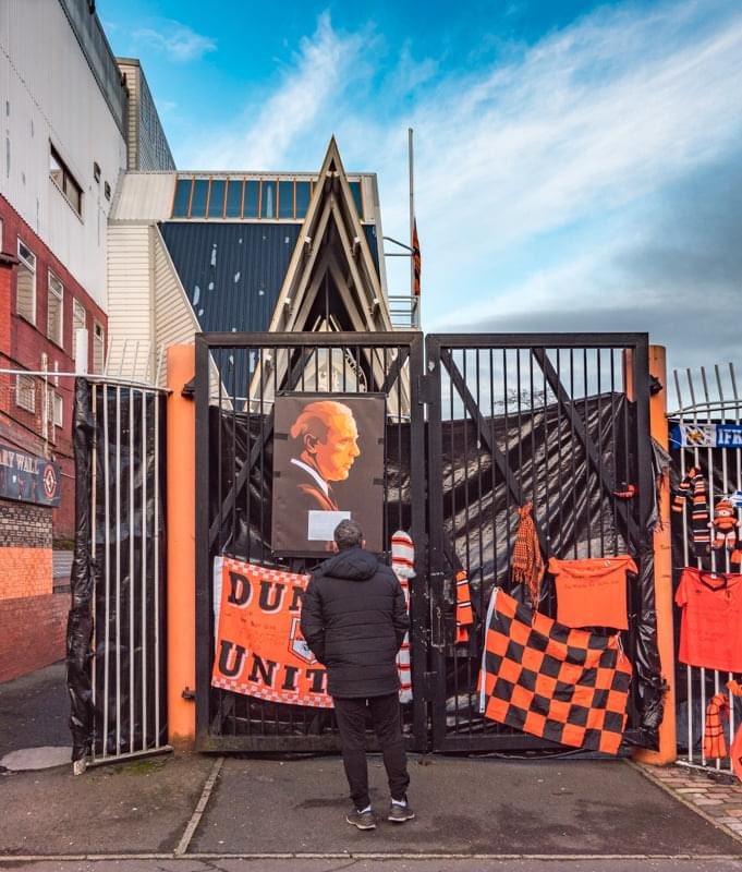 What a photo. 🧡🖤

(Nabbed from Facebook)