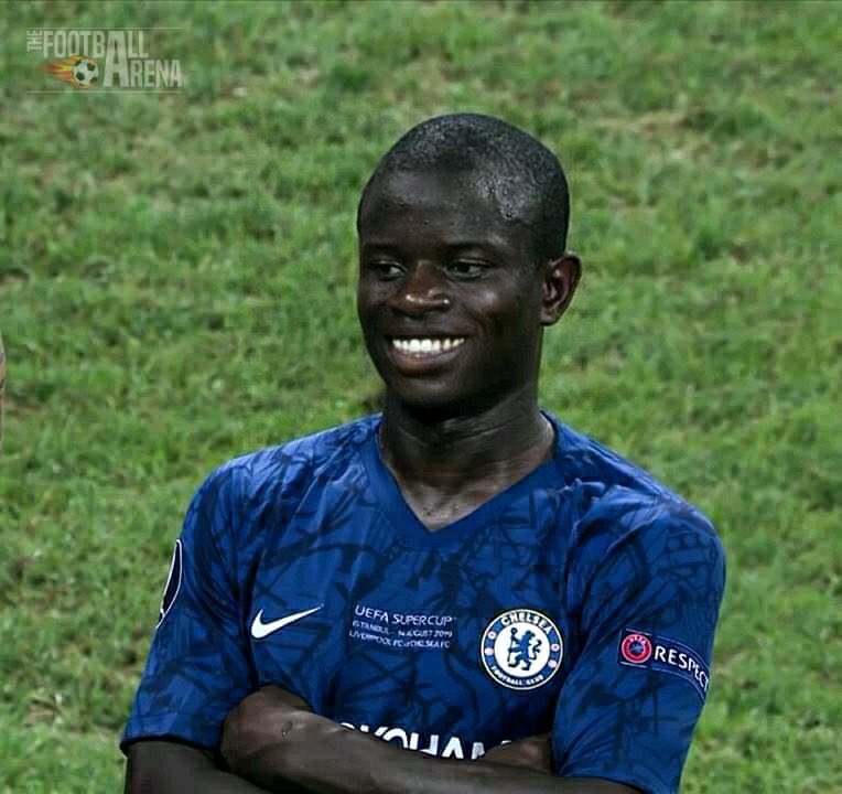 doctor_Adrian1's tweet photo. Dem dey knack your girlfriend for island you dey do I love you for mainland. https://t.co/F1yYraXzc9