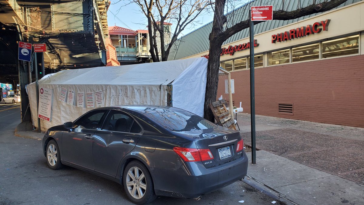 WakefieldBxDave's tweet photo. @placardabuse @AndrewCohenNYC @JeffreyDinowitz @NewYorkStateAG @NYPDShea @NYPDChiefofDept @NYPDTransport @NYCMayor @NYPD50Pct And here are the photos showing the illegally parked vehicle with NYPD junk and expired @nysdmv inspection.
#taleof2cities #fakecrackdown #FakeReform https://t.co/StgCvGAyt7