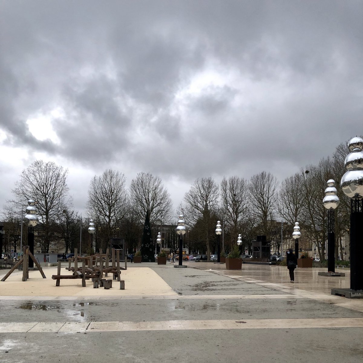 marieabadie_'s tweet photo. Se promener dans les rues de ma jolie ville 🧡
#fromNormandy #France #Caen #mypeakchallenge #frenchpeaker #holidays https://t.co/U8k0iQSBCz