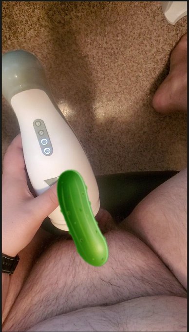 Dropping this video on my OnlyFans later this afternoon using my new toy from @Loveorl_Belle. Cum subscribe