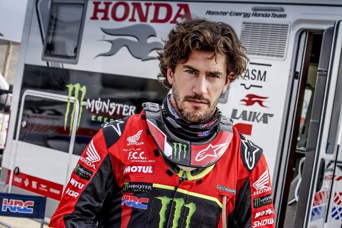 mas_motor1's tweet photo. @joanbangbang88 va por su Dakar 11 y dispuesto a pelear por el podio.
Lo hará a bordo de su #Honda 88, modelo CRF 450 Rally en la clase G1. 1 Élite
#Dakar #Dakar2021 #NotiMasMotor https://t.co/liidO7PrYq