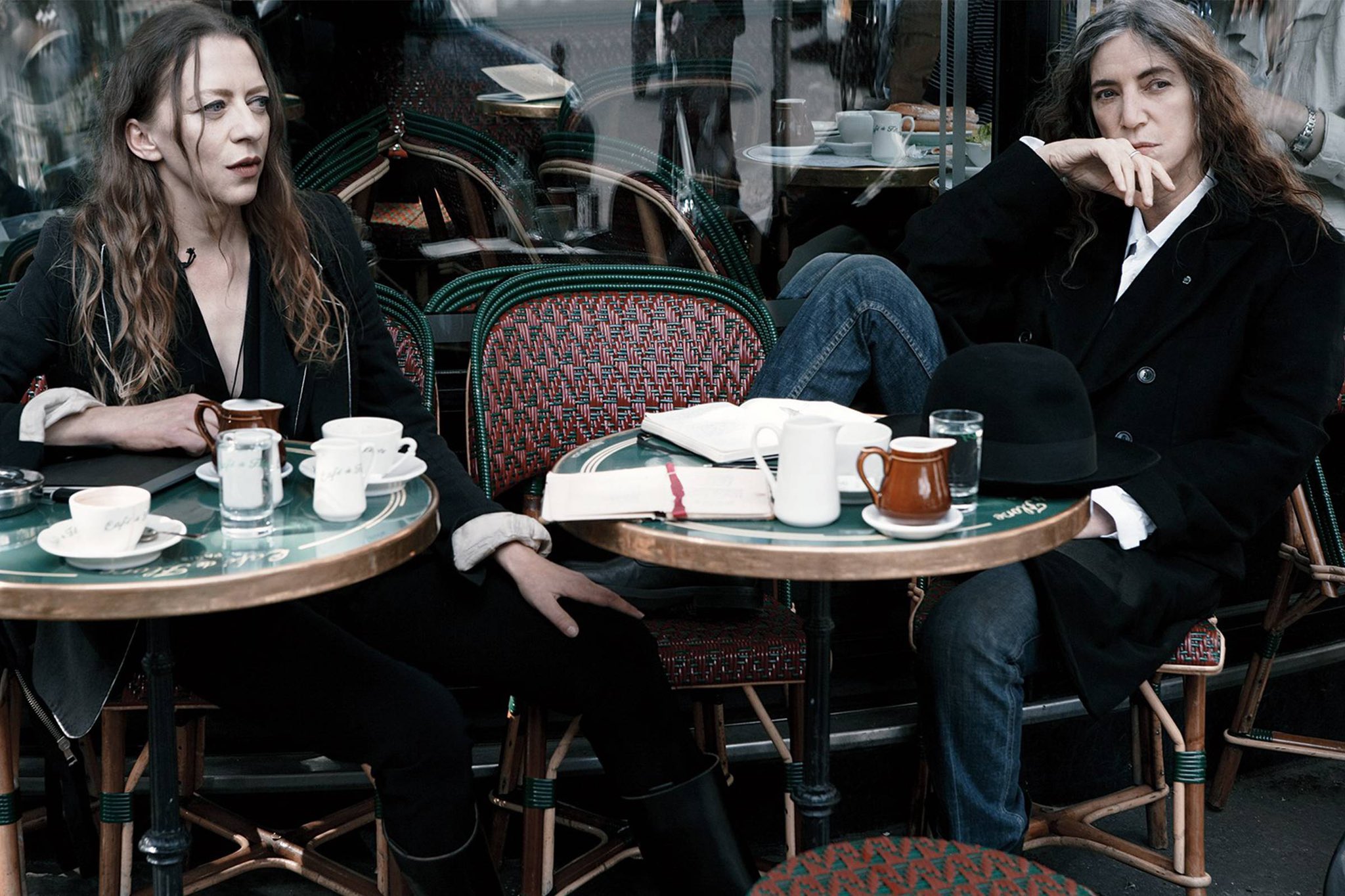 Happy birthday ann <3

ann d + patti smith by annie leibovitz for vogue 