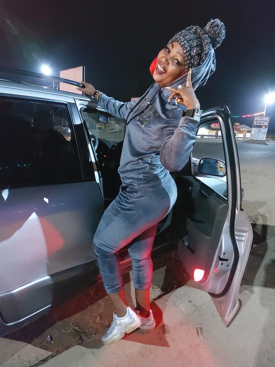 jocelyne_bizart's tweet image. Depuis Bafia 🇨🇲 
je vous passe le bonsoir 😍😍😍

#yunika #jobiz