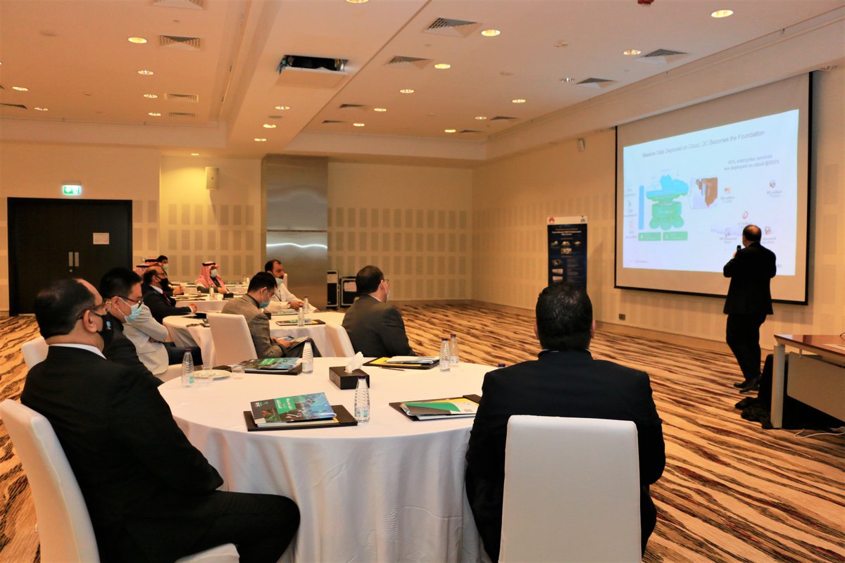 BTC_Networks_SA's tweet photo. فاعلية شركة بُعد للإتصالات لمركز المعلومات الذكي وأحدث التقنيات والحلول والتطبيقات المبتكرة لمركز معلومات هواوي بحضور عملائنا الكرام. https://t.co/Rj1QCXPPI3