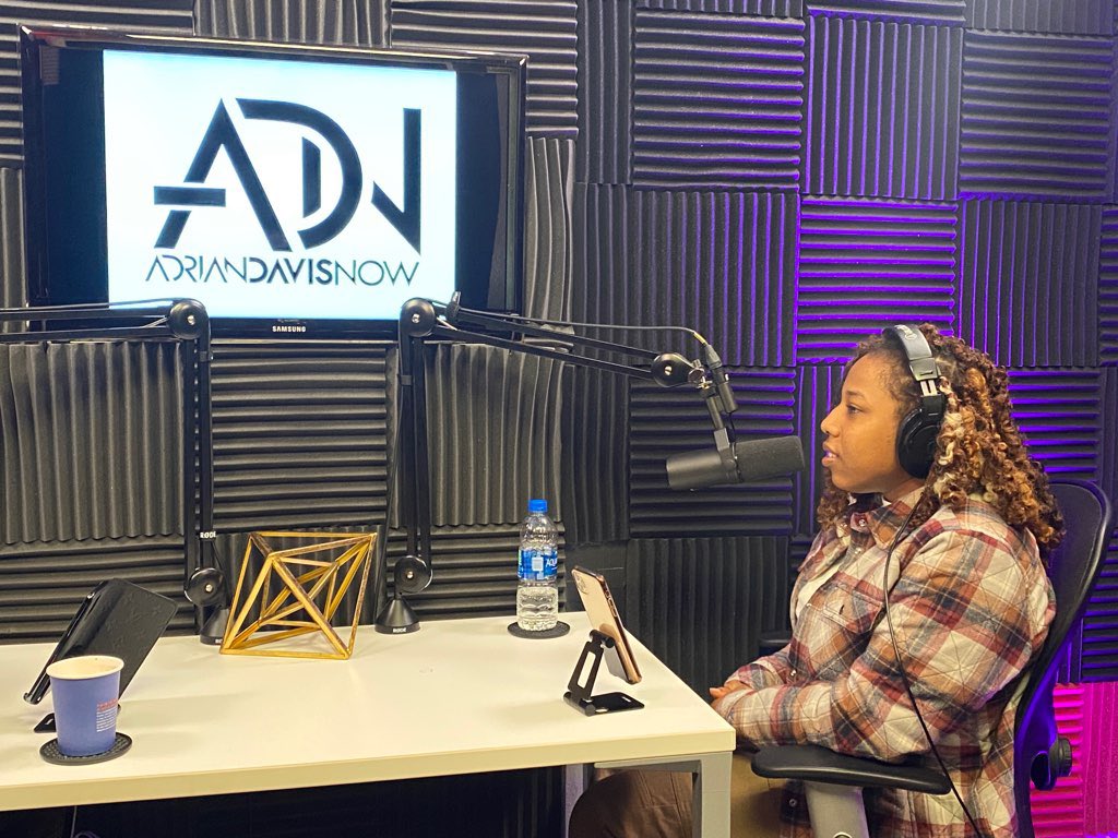 Third Wheel Podcast Studio tweet media